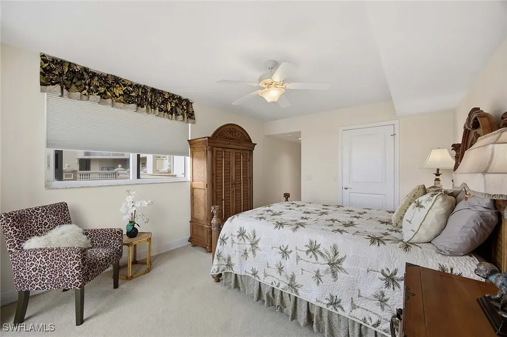 6597 Nicholas Boulevard E Naples FL 34108