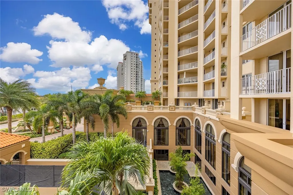 6597 Nicholas Boulevard E Naples FL 34108
