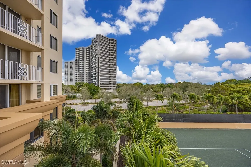 6597 Nicholas Boulevard E Naples FL 34108
