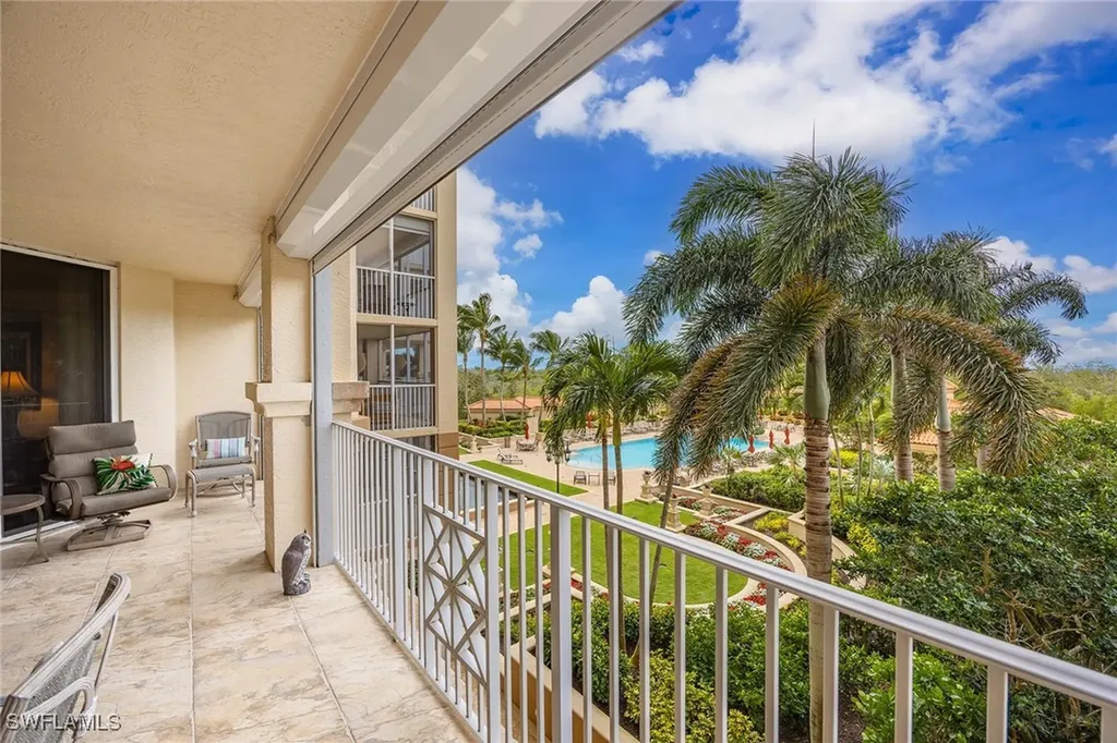 6597 Nicholas Boulevard E Naples FL 34108