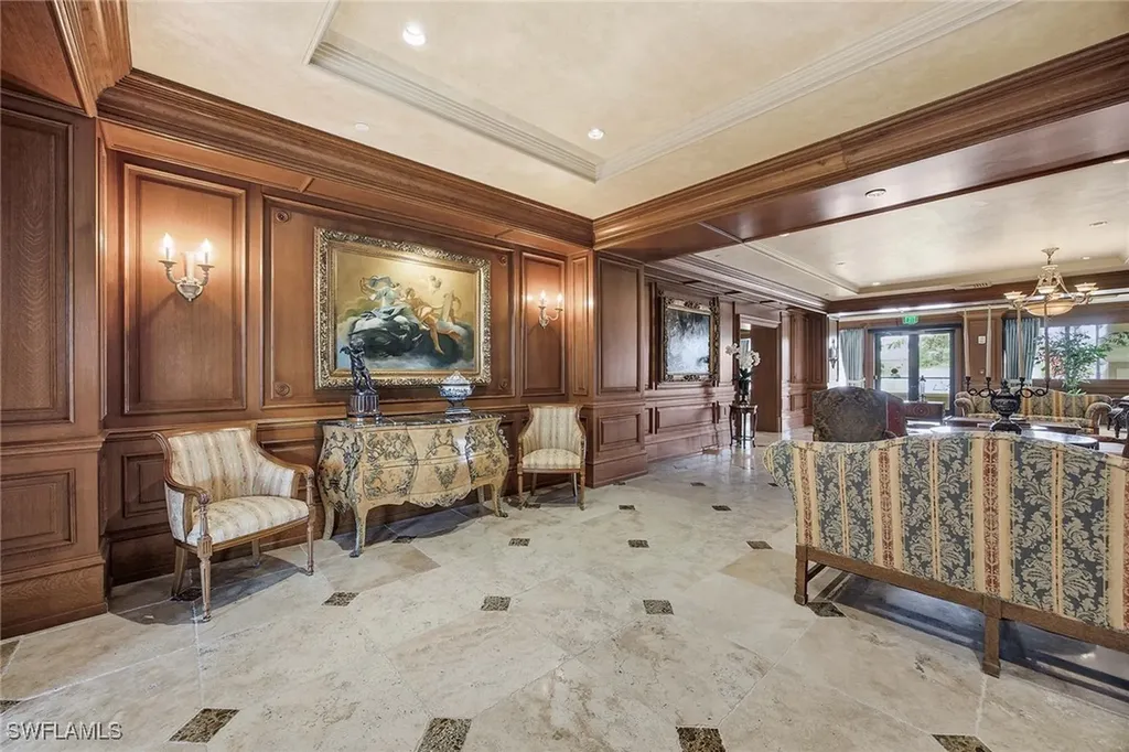 6597 Nicholas Boulevard E Naples FL 34108