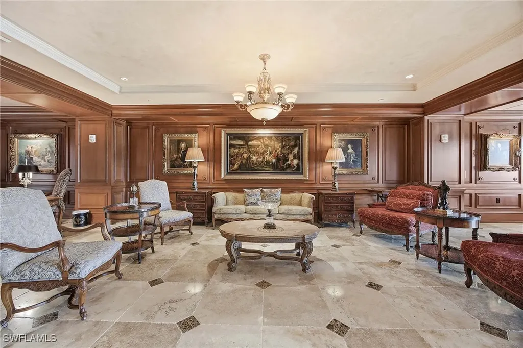 6597 Nicholas Boulevard E Naples FL 34108