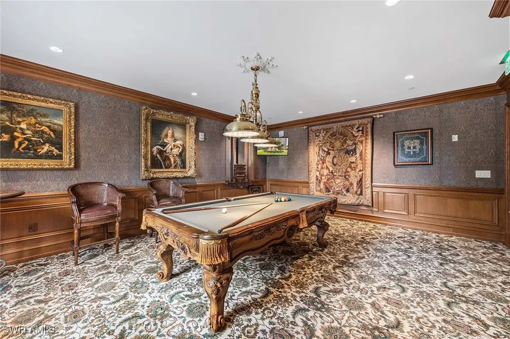 6597 Nicholas Boulevard E Naples FL 34108