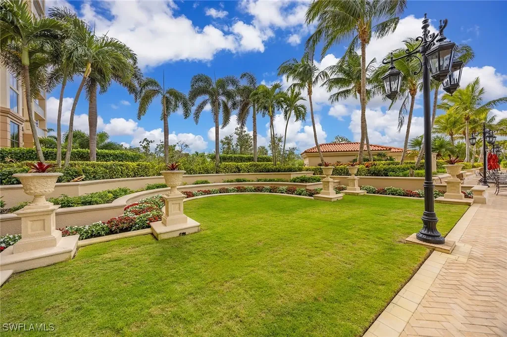 6597 Nicholas Boulevard E Naples FL 34108