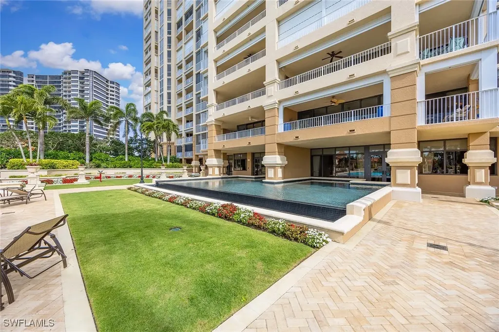 6597 Nicholas Boulevard E Naples FL 34108