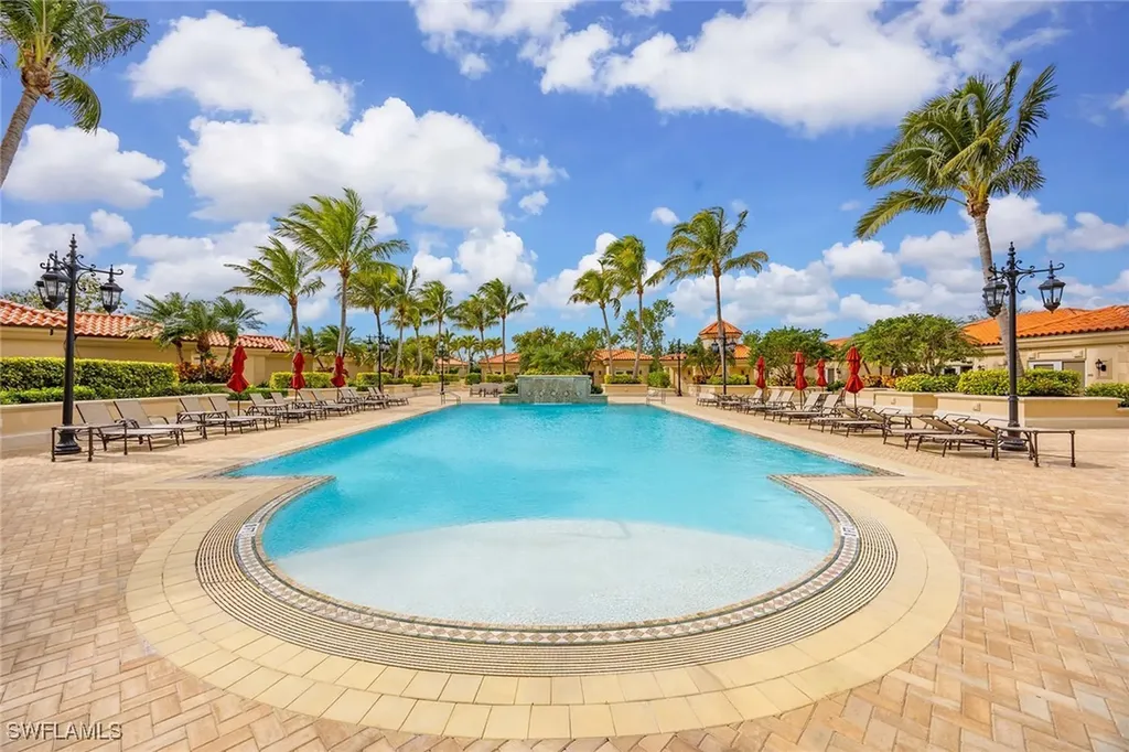 6597 Nicholas Boulevard E Naples FL 34108