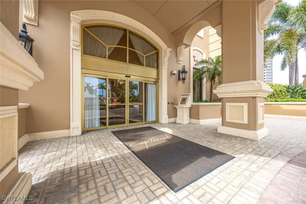 6597 Nicholas Boulevard E Naples FL 34108