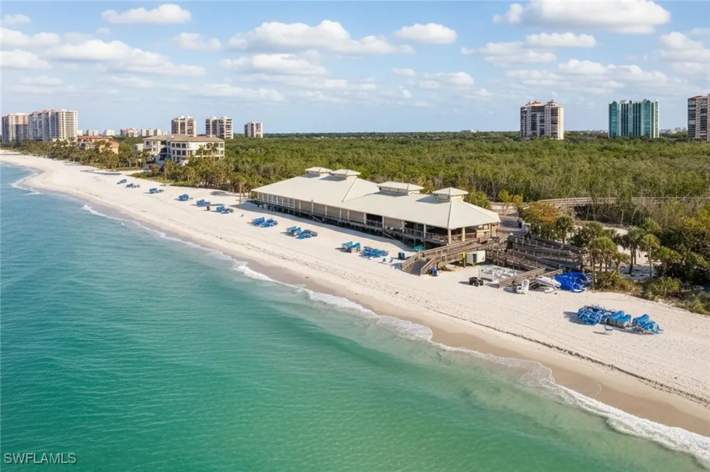 6597 Nicholas Boulevard E Naples FL 34108