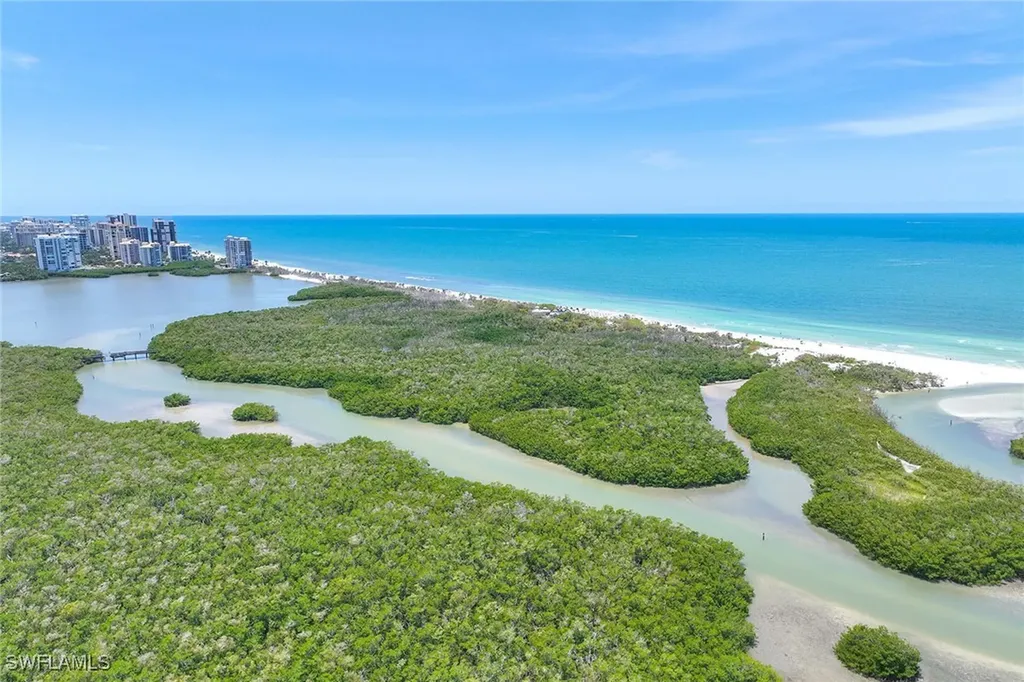 6597 Nicholas Boulevard E Naples FL 34108