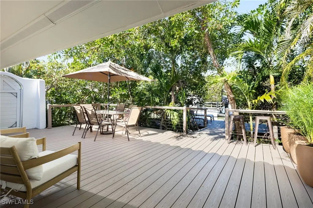 1595 Curlew Avenue Naples FL 34102