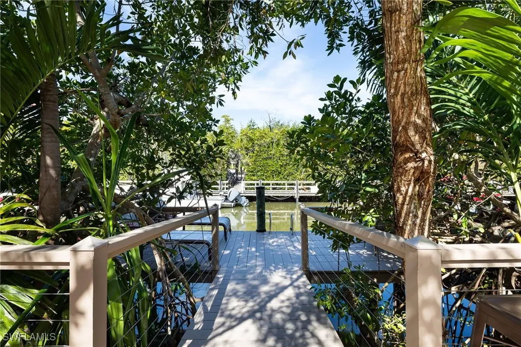 1595 Curlew Avenue Naples FL 34102
