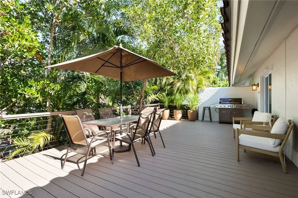 1595 Curlew Avenue Naples FL 34102