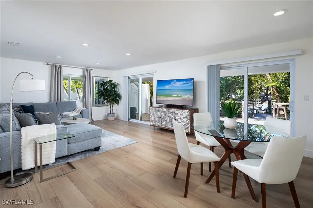 1595 Curlew Avenue Naples FL 34102