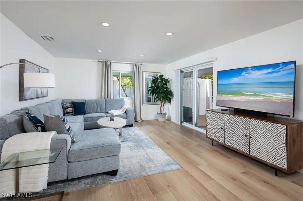 1595 Curlew Avenue Naples FL 34102