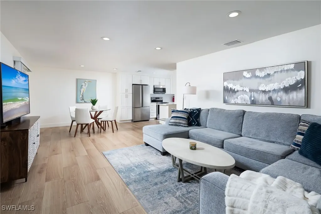 1595 Curlew Avenue Naples FL 34102