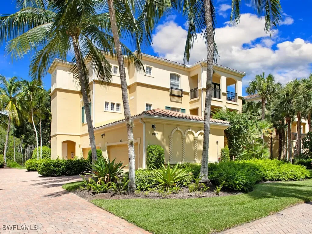 2847 Tiburon Boulevard E Naples FL 34109
