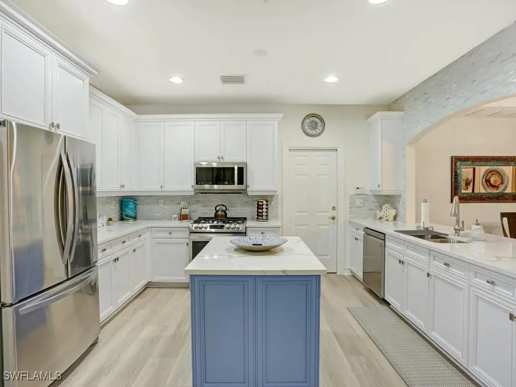 2847 Tiburon Boulevard E Naples FL 34109