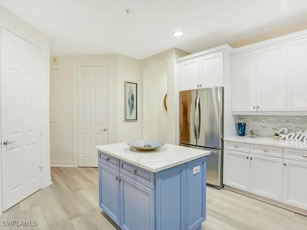 2847 Tiburon Boulevard E Naples FL 34109
