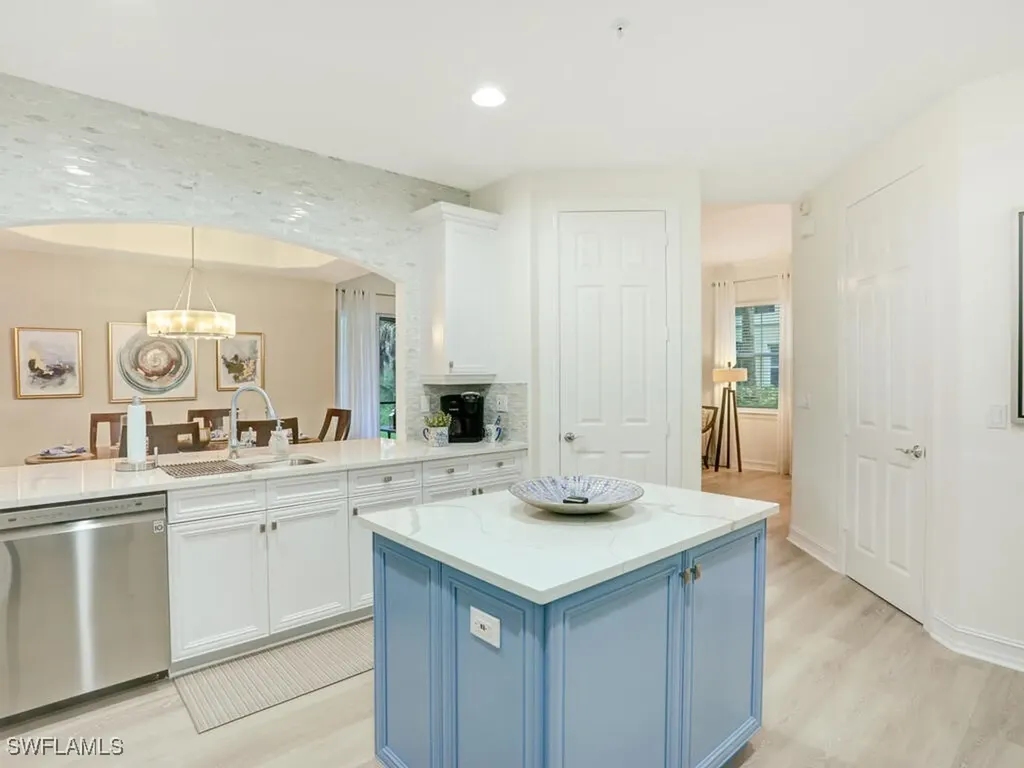 2847 Tiburon Boulevard E Naples FL 34109