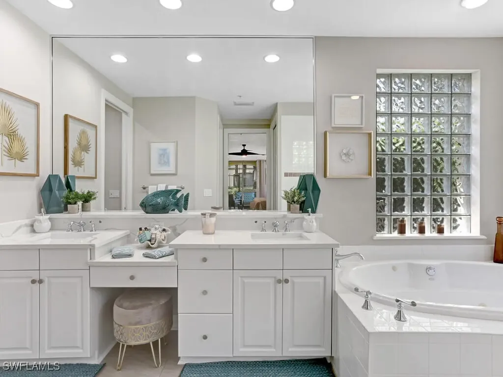 2847 Tiburon Boulevard E Naples FL 34109