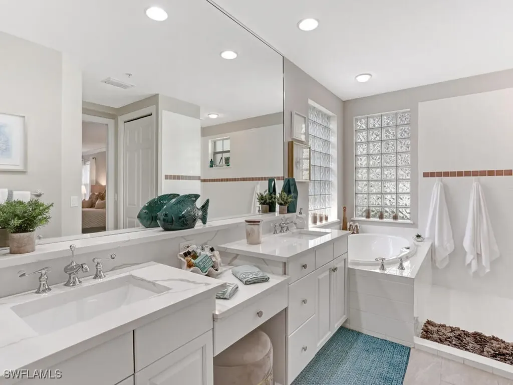2847 Tiburon Boulevard E Naples FL 34109