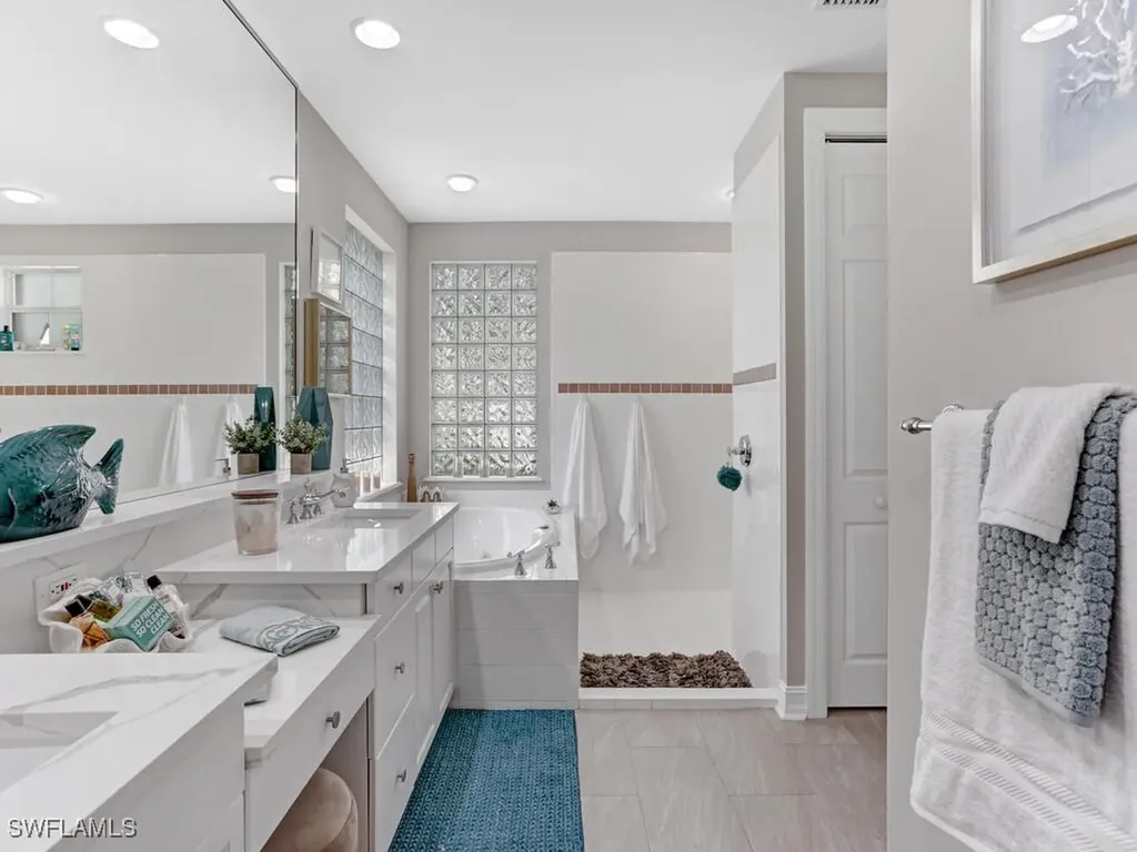 2847 Tiburon Boulevard E Naples FL 34109