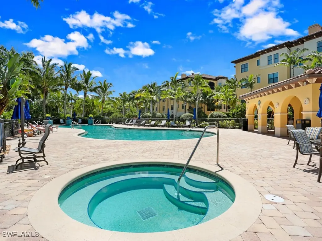 2847 Tiburon Boulevard E Naples FL 34109