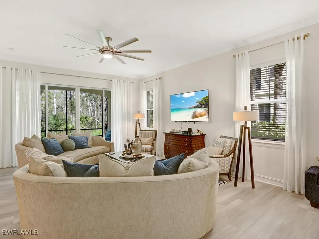 2847 Tiburon Boulevard E Naples FL 34109