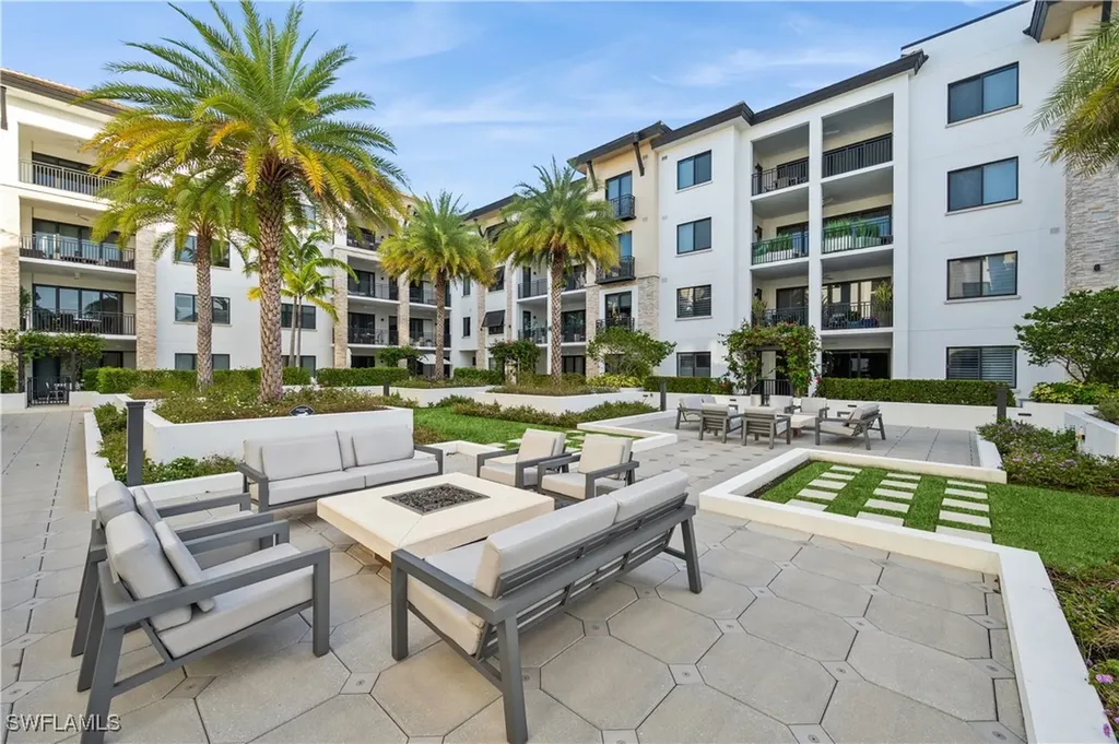 1135 3rd Avenue S Naples FL 34102
