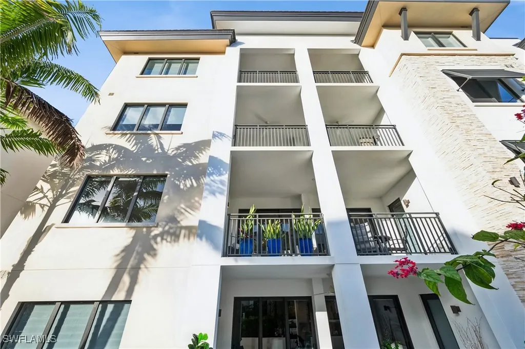 1135 3rd Avenue S Naples FL 34102