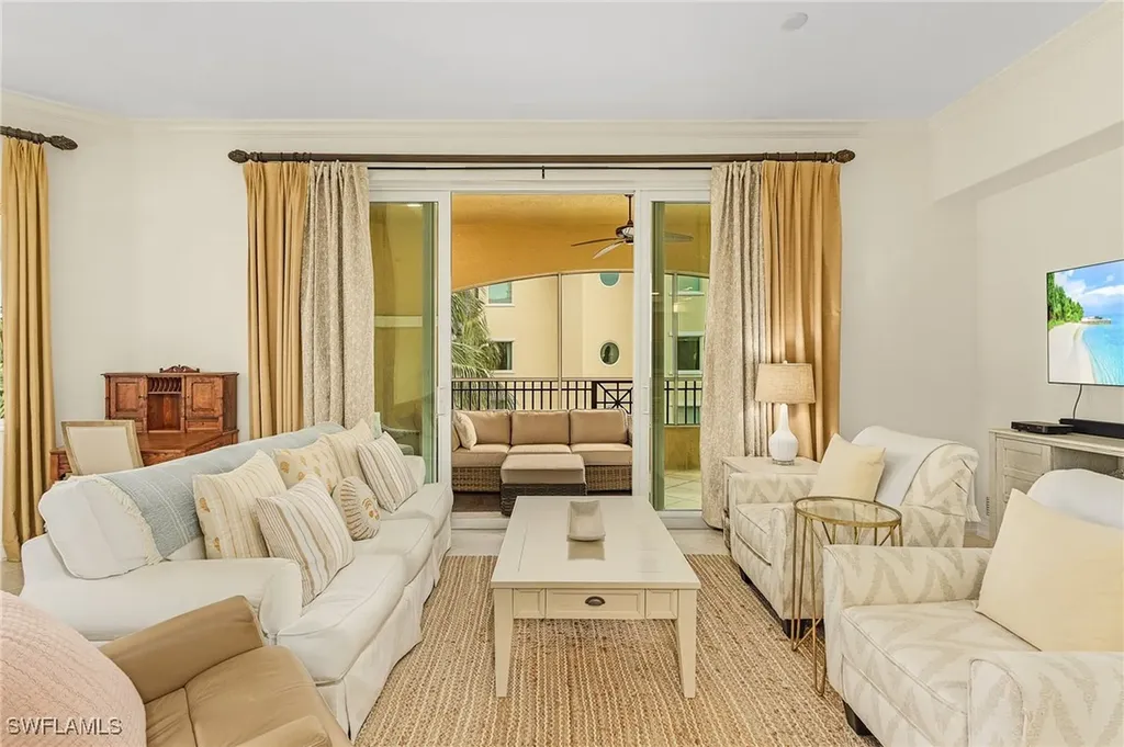 2728 Tiburon Boulevard E Naples FL 34109