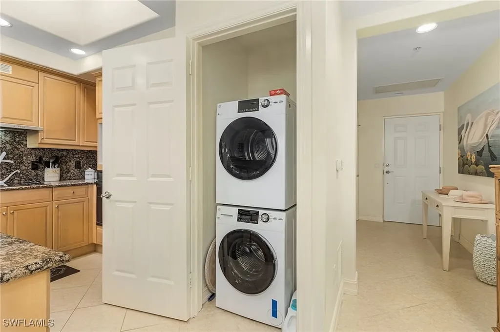2728 Tiburon Boulevard E Naples FL 34109
