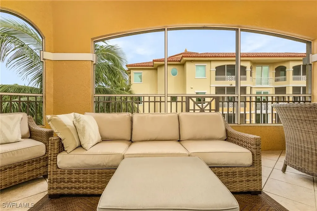 2728 Tiburon Boulevard E Naples FL 34109