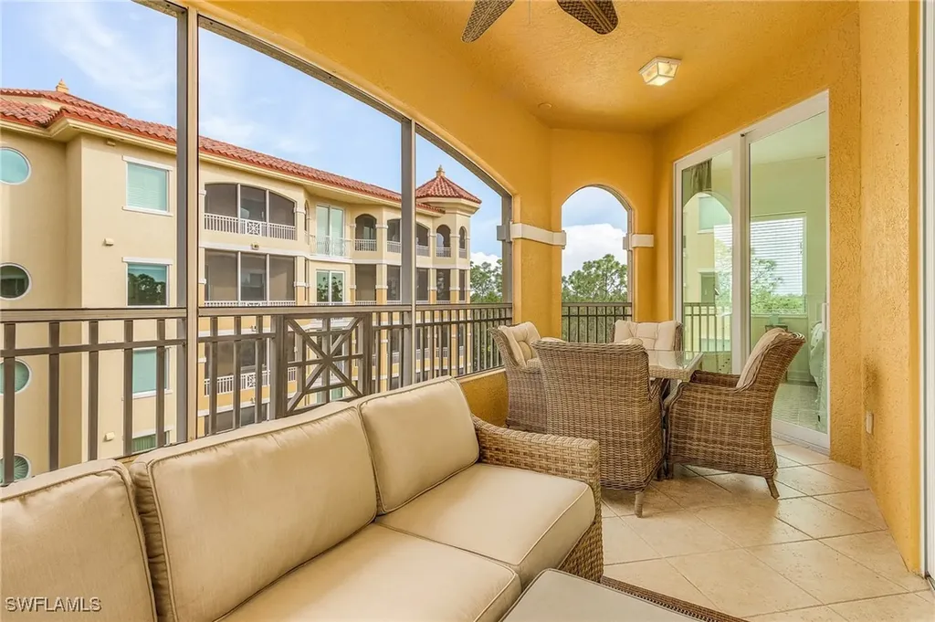 2728 Tiburon Boulevard E Naples FL 34109