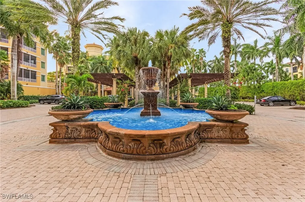 2728 Tiburon Boulevard E Naples FL 34109