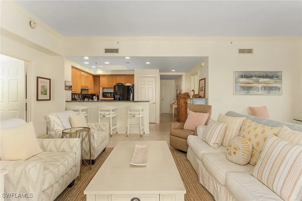2728 Tiburon Boulevard E Naples FL 34109