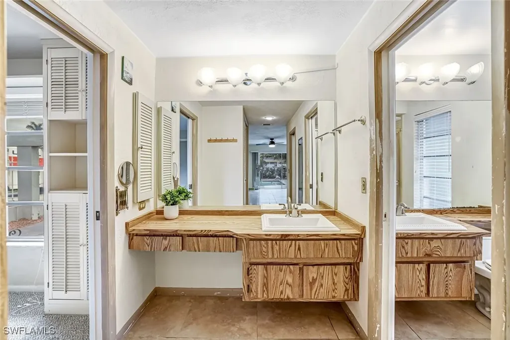 196 Baltusrol Drive Naples FL 34113