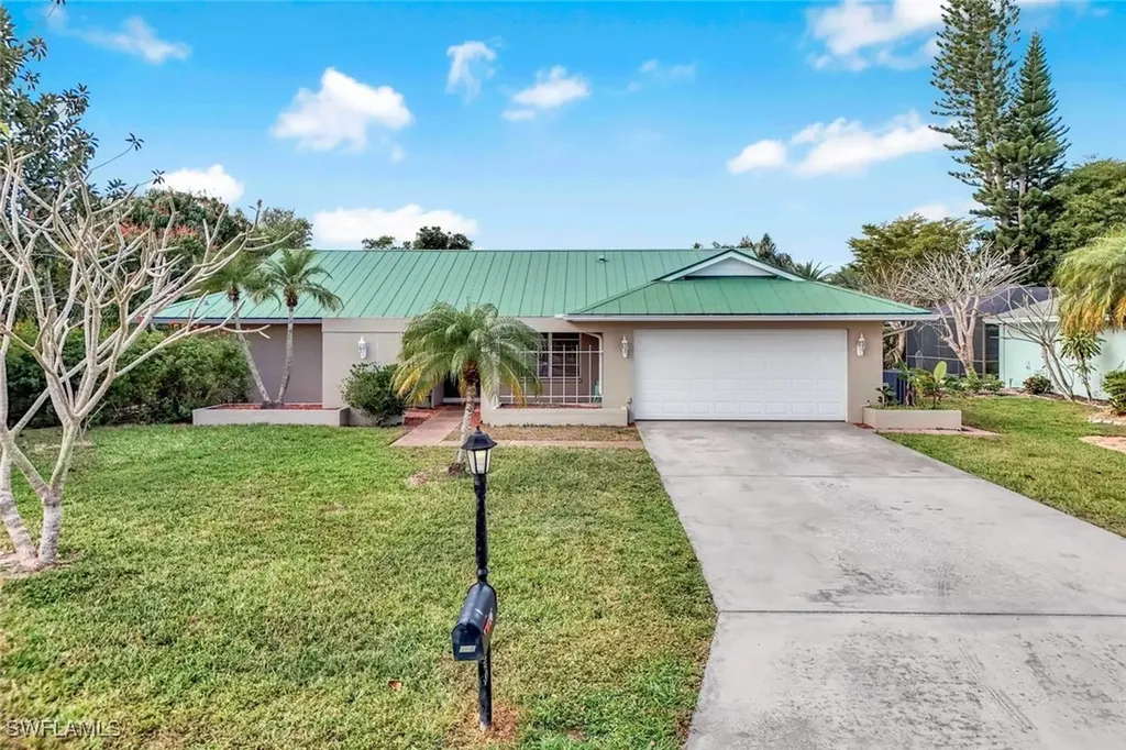196 Baltusrol Drive Naples FL 34113
