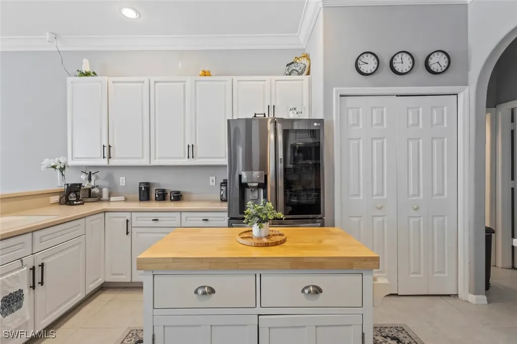8524 Laurel Lakes Boulevard Naples FL 34119