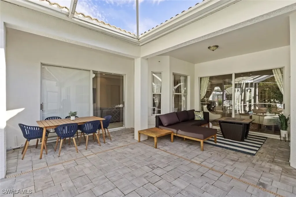 8524 Laurel Lakes Boulevard Naples FL 34119