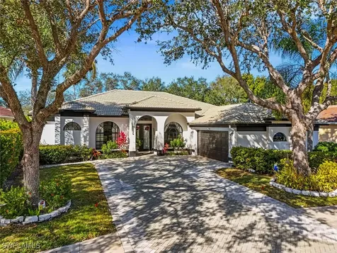 8524 Laurel Lakes Boulevard Naples FL 34119
