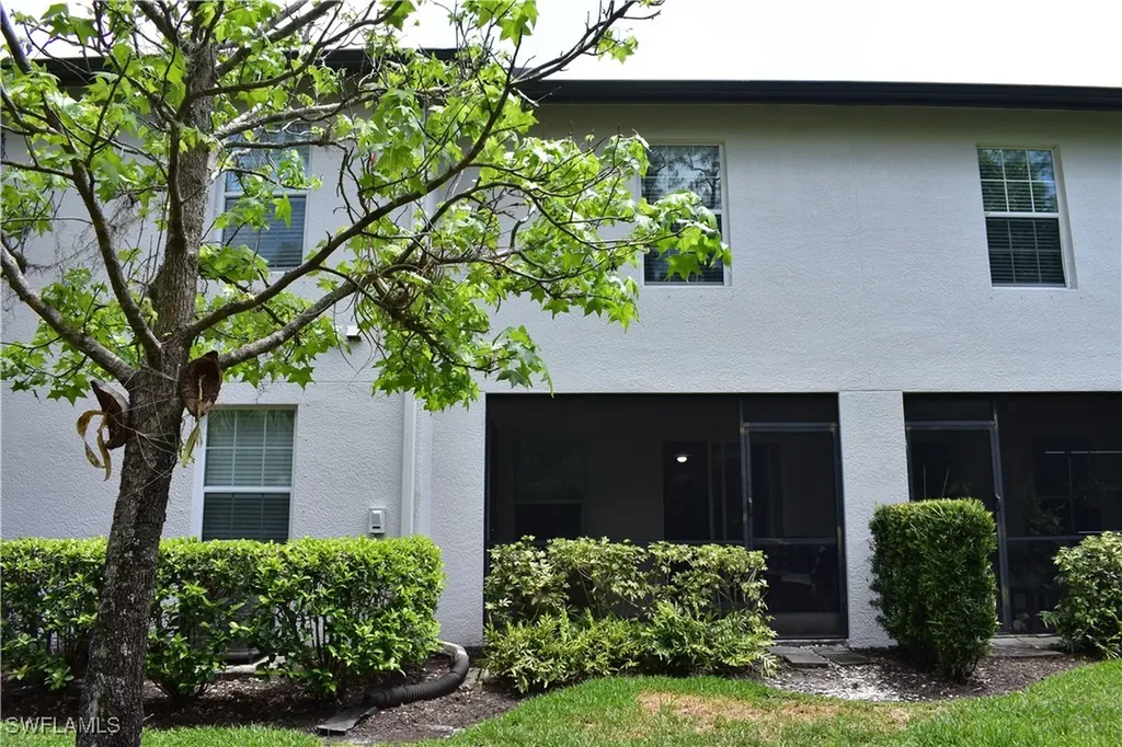 9072 Gervais Circle Naples FL 34120