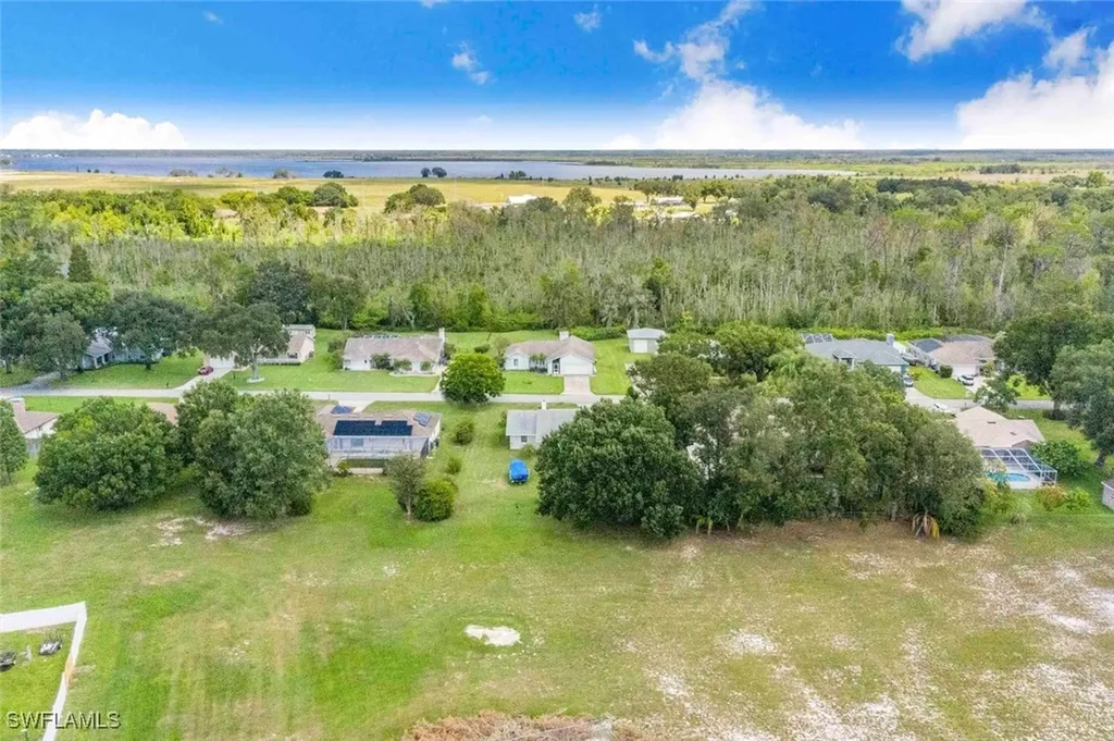910 Liberty Lane Auburndale FL 33823