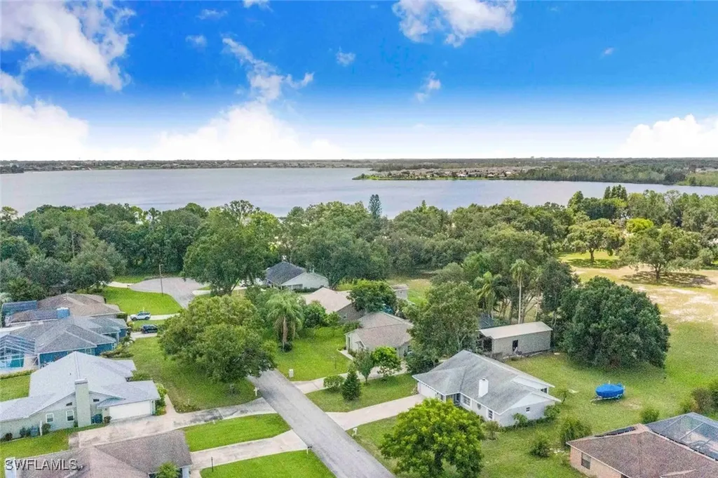 910 Liberty Lane Auburndale FL 33823