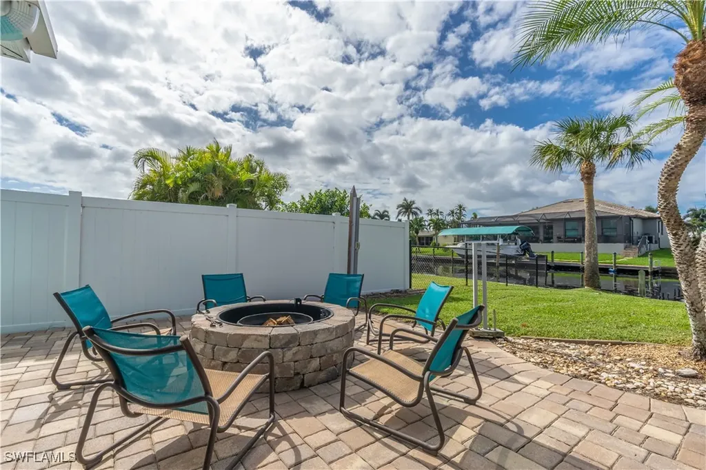 5344 Coral Avenue Cape Coral FL 33904