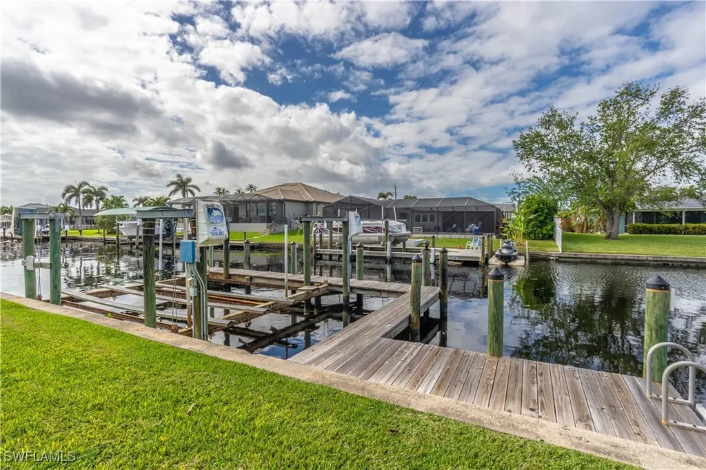 5344 Coral Avenue Cape Coral FL 33904