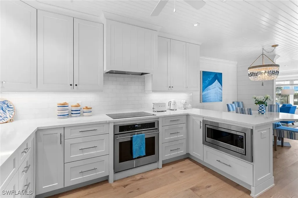 2701 Gulf Shore Boulevard N Naples FL 34103