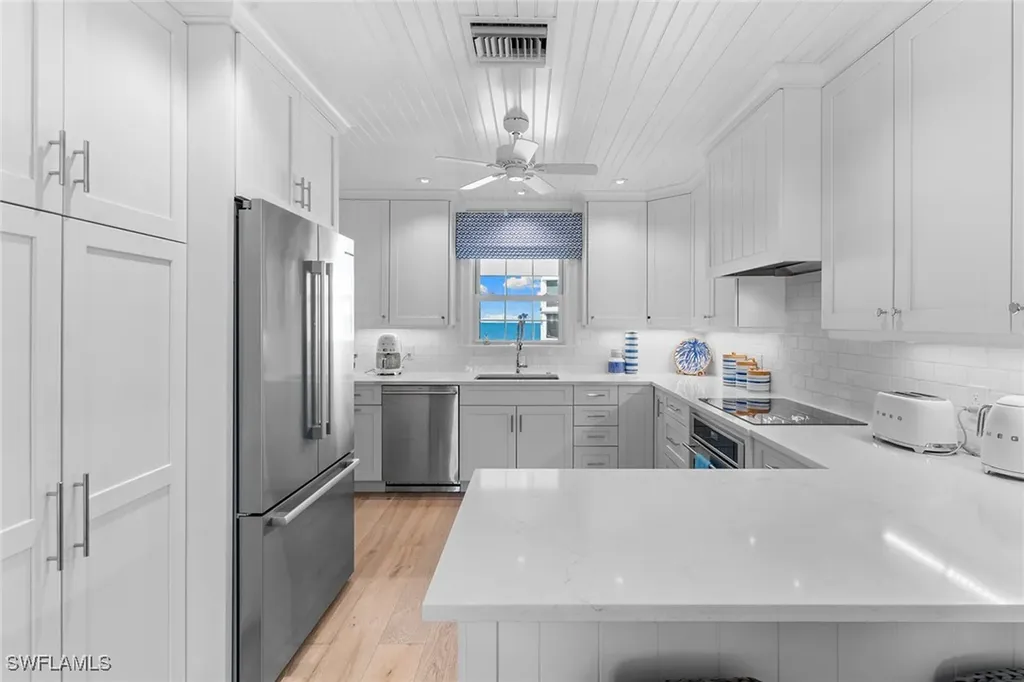 2701 Gulf Shore Boulevard N Naples FL 34103