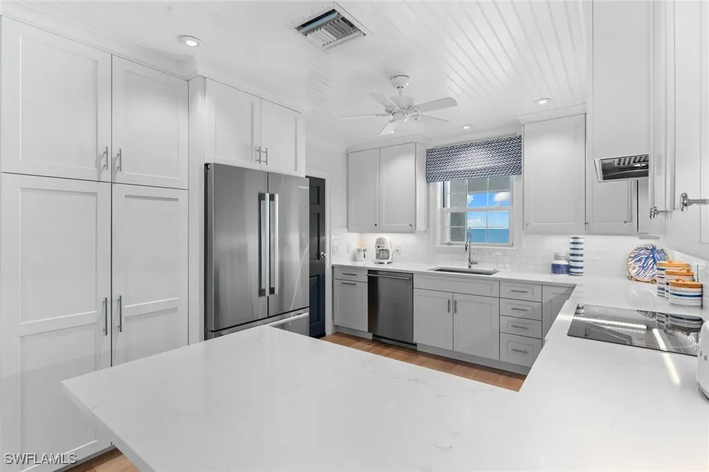 2701 Gulf Shore Boulevard N Naples FL 34103