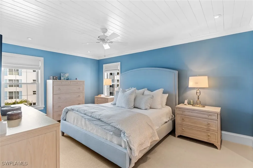 2701 Gulf Shore Boulevard N Naples FL 34103